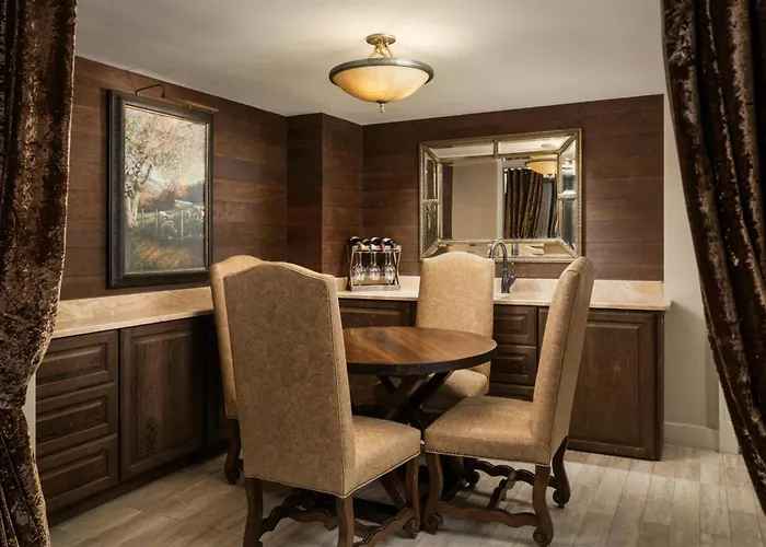 Grand Bohemian Lodge Asheville, Autograph Collection